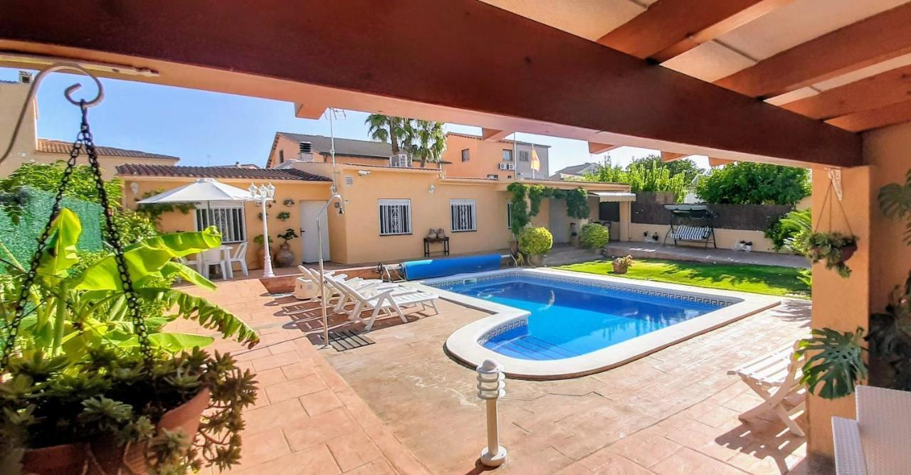 Chalet Vacacional Con Piscina Privada Y Barbacoa Tarragone Extérieur photo